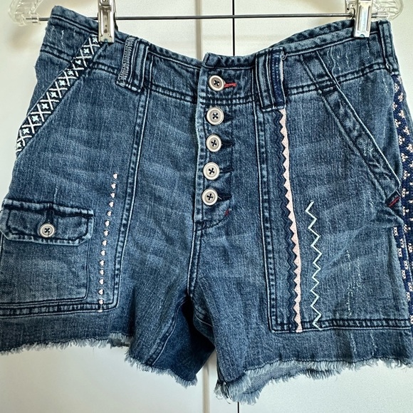 Anthro Pilcro The Wanderer Denim Shorts | 28 - Picture 4 of 11